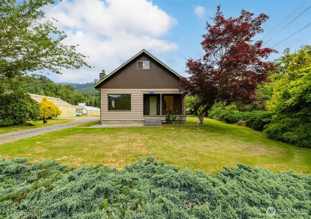 Photo 3 of Single family home for sale at 30135 Lyman Hamilton Hwy, Sedro Woolley, WA 98284 | MLS# NWM2541858 | Listing updated on 2026-09-22