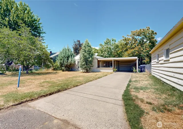 Photo 1 of Single family home for sale at 735 Ne Spitzenburg St, College Place, WA 99324 | MLS# NWM2541869 | Listing updated on 2026-10-08
