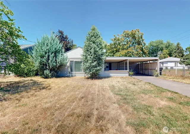 Photo 2 of Single family home for sale at 735 Ne Spitzenburg St, College Place, WA 99324 | MLS# NWM2541869 | Listing updated on 2026-10-08