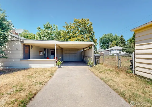 Photo 3 of Single family home for sale at 735 Ne Spitzenburg St, College Place, WA 99324 | MLS# NWM2541869 | Listing updated on 2026-10-08