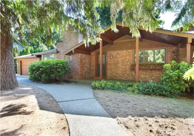 Photo 2 of Single family home for sale at 450 Wood Crk Dr, Lynden, WA 98264 | MLS# NWM2541891 | Listing updated on 2026-09-22