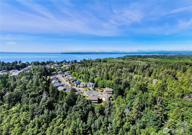 Photo 2 of Single family home for sale at 5301 Ocean Cvs Ln, Blaine, WA 98230 | MLS# NWM2541923 | Listing updated on 2026-09-22