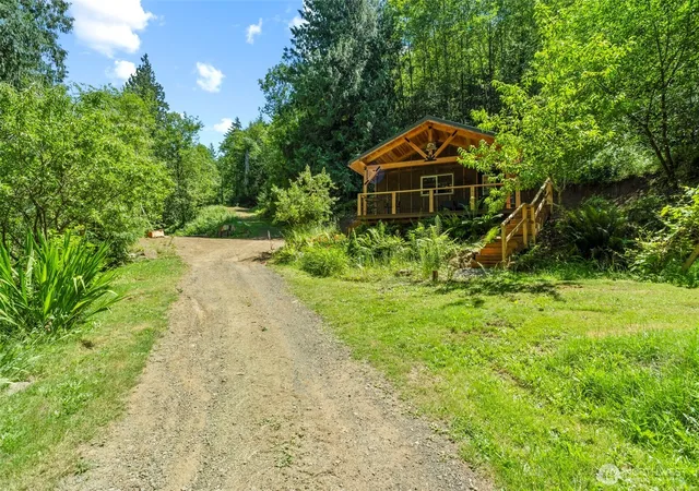 Photo 2 of Single family home for sale at 19005 Ne Buncombe Holw Rd, Woodland, WA 98674 | MLS# NWM2541936 | Listing updated on 2026-09-22