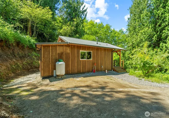 Photo 4 of Single family home for sale at 19005 NE Buncombe Holw Rd, Woodland, WA 98674 | MLS# NWM2541936 | Listing updated on 2026-09-22