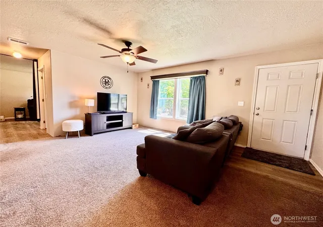Photo 3 of Manufactured home for sale at 20 W Freedom Ln #1, Shelton, WA 98584 | MLS# NWM2541994 | Listing updated on 2026-09-22