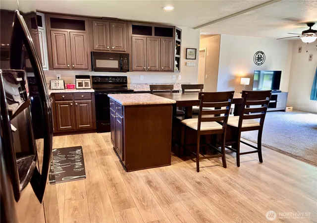 Photo 4 of Manufactured home for sale at 20 W Freedom Ln #1, Shelton, WA 98584 | MLS# NWM2541994 | Listing updated on 2026-09-22
