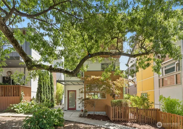 Photo 2 of Townhouse for sale at 3161 S Oregon St, Seattle, WA 98108 | MLS# NWM2542023 | Listing updated on 2026-09-22