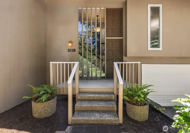 Photo 4 of Single family home for sale at 2119 Sahalee Dr W, Sammamish, WA 98074 | MLS# NWM2542028 | Listing updated on 2026-09-22