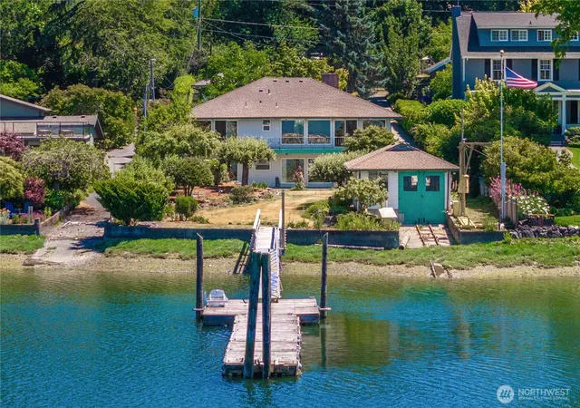 Photo 2 of Single family home for sale at 8920 Randall Dr Nw, Gig Harbor, WA 98332 | MLS# NWM2542103 | Listing updated on 2026-09-28