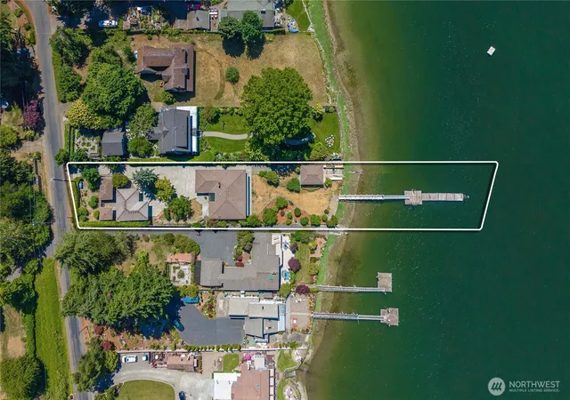 Photo 3 of Single family home for sale at 8920 Randall Dr Nw, Gig Harbor, WA 98332 | MLS# NWM2542103 | Listing updated on 2026-09-28