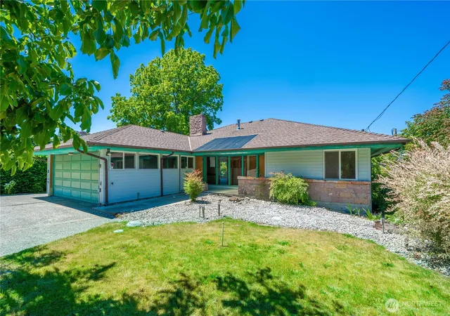 Photo 3 of Single family home for sale at 8920 Randall Dr NW, Gig Harbor, WA 98332 | MLS# NWM2542103 | Listing updated on 2026-09-28