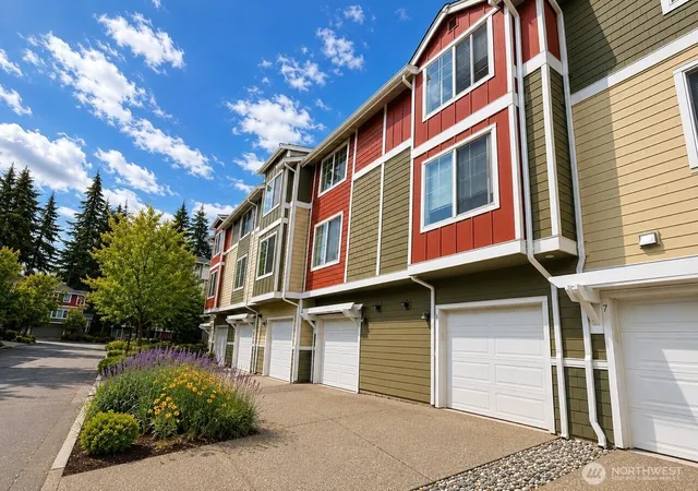 Photo 3 of Townhouse for sale at 13304 46th Avenue Se #6, Bothell, WA 98012 | MLS# NWM2542150 | Listing updated on 2026-09-22