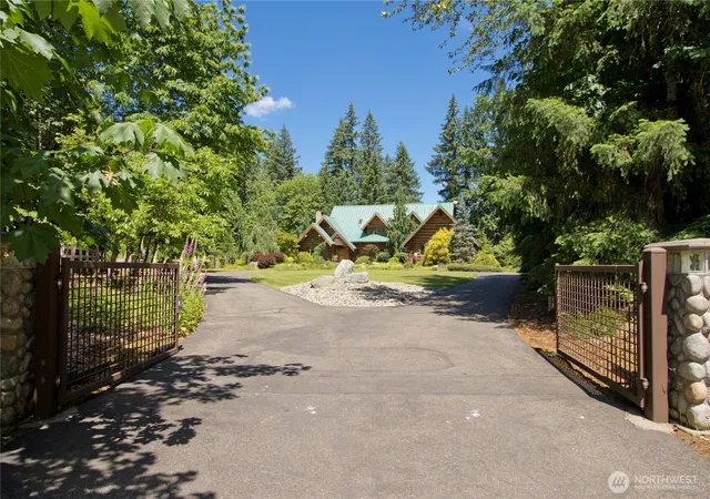 Photo 4 of Sale Pending at 35800 249th Avenue SE, Enumclaw, WA 98022 | MLS# NWM2542185 | Listing updated on 2026-09-18