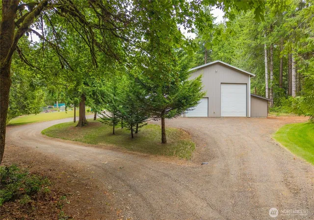 Photo 3 of Sale Pending at 1825 W Deegan Rd E, Shelton, WA 98584 | MLS# NWM2542190 | Listing updated on 2026-09-17