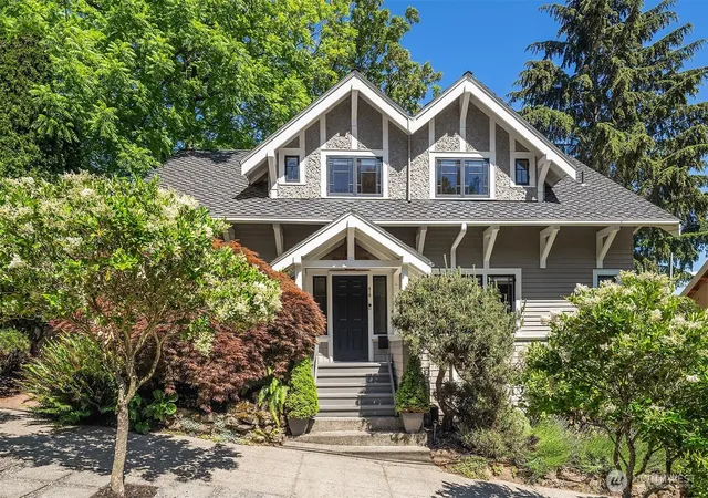 Photo 3 of Single family home for sale at 618 37th Avenue, Seattle, WA 98122 | MLS# NWM2542205 | Listing updated on 2026-09-21