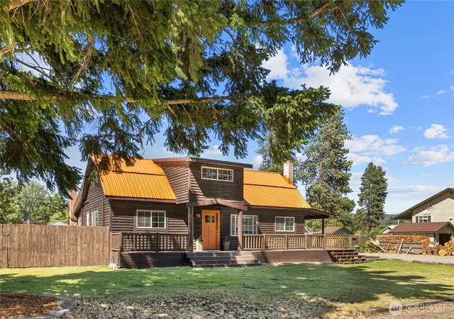Photo 2 of Single family home for sale at 812 Madison Ave, South Cle Elum, WA 98943 | MLS# NWM2542207 | Listing updated on 2026-09-22