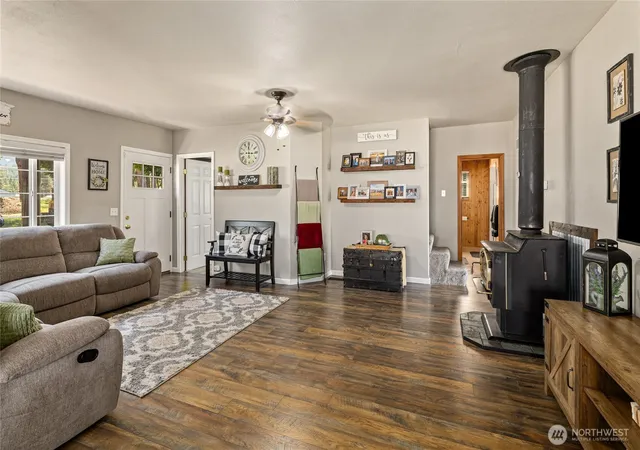 Photo 4 of Single family home for sale at 812 Madison Ave, South Cle Elum, WA 98943 | MLS# NWM2542207 | Listing updated on 2026-09-22