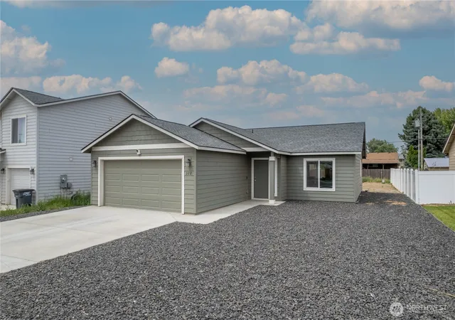Photo 3 of Sale Pending at 322 W 6th Street, Warden, WA 98857 | MLS# NWM2542212 | Listing updated on 2026-10-03