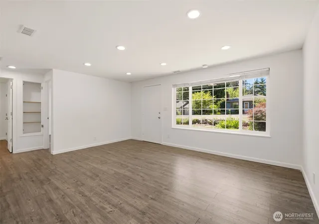 Photo 2 of Single family home for sale at 15520 32nd Avenue Ne, Shoreline, WA 98155 | MLS# NWM2542227 | Listing updated on 2026-09-24