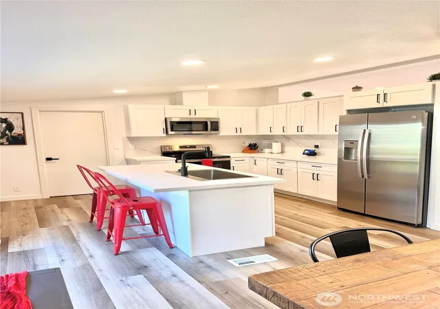 Photo 4 of Manufactured home for sale at 1314 Whitney Ave, Bremerton, WA 98312 | MLS# NWM2542260 | Listing updated on 2026-09-22