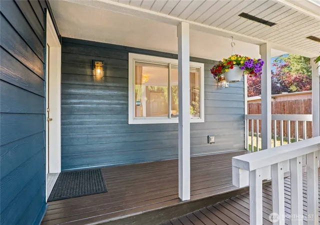 Photo 4 of Single family home for sale at 21822 92nd Avenue W, Edmonds, WA 98020 | MLS# NWM2542319 | Listing updated on 2026-09-25
