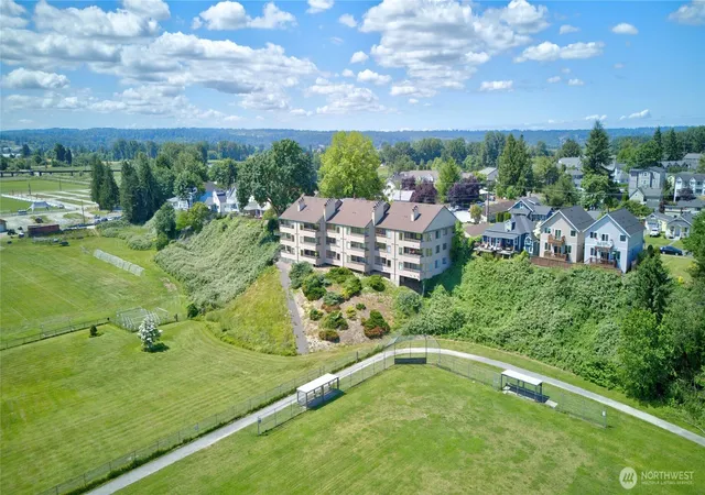 Condo for sale at 101 Pine Ave #103, Snohomish, WA 98290 | MLS# NWM2542359