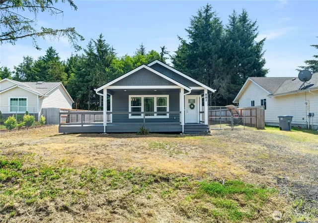 Photo 1 of Single family home for sale at 882 Vagabond Ave Sw, Ocean Shores, WA 98569 | MLS# NWM2542391 | Listing updated on 2026-09-22