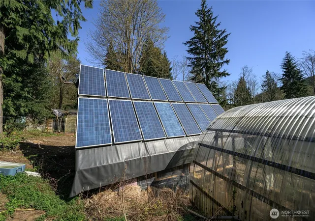 Photo 3 of Manufactured home for sale at 350 Cheetah Ln, Sedro Woolley, WA 98284 | MLS# NWM2542415 | Listing updated on 2026-09-22