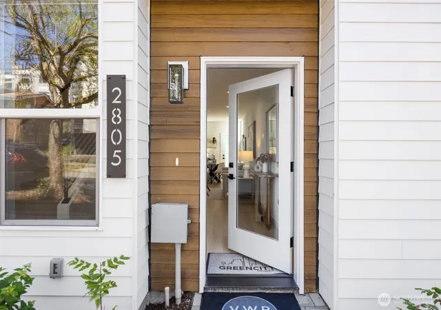 Photo 2 of Townhouse for sale at 2805 S Charles St, Seattle, WA 98144 | MLS# NWM2542417 | Listing updated on 2026-10-02