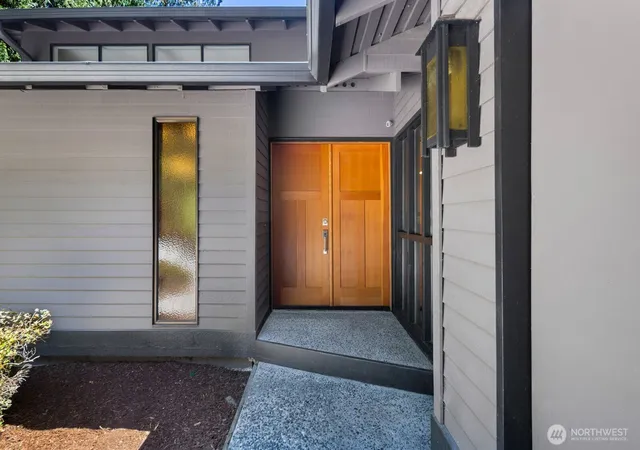 Photo 3 of Sale Pending at 15826 266th Avenue Se, Issaquah, WA 98027 | MLS# NWM2542418 | Listing updated on 2026-09-25