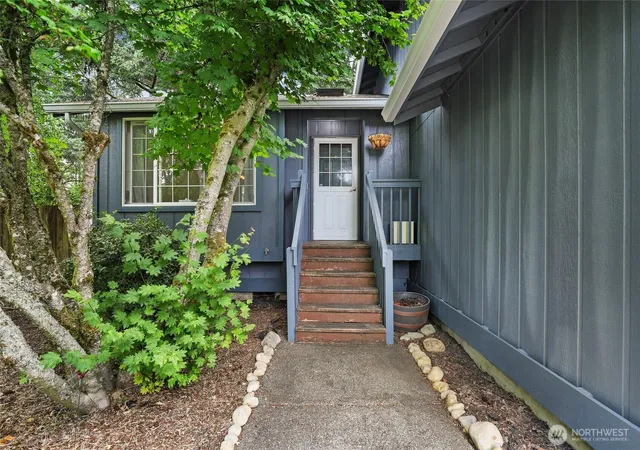 Photo 2 of Single family home for sale at 9711 Vantage Ter Ct Se, Olympia, WA 98513 | MLS# NWM2542496 | Listing updated on 2026-09-22