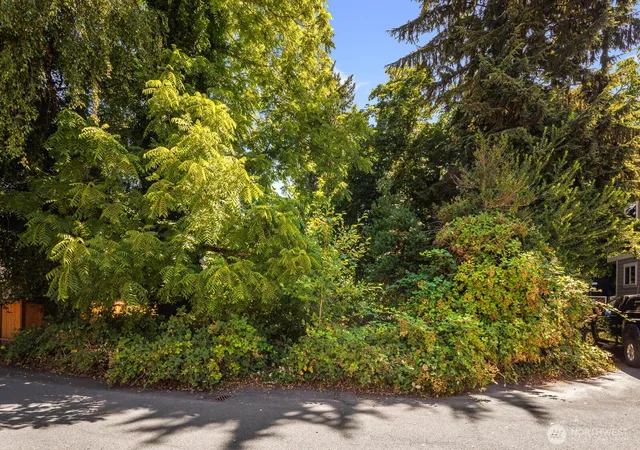 Photo 3 of Land for sale at 672 Lind Ave Nw, Renton, WA 98057 | MLS# NWM2542497 | Listing updated on 2026-09-22