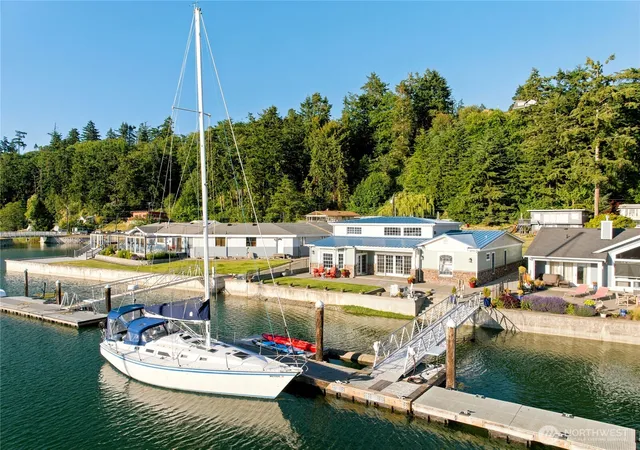 Photo 2 of Single family home for sale at 3640 S Shorewood Ave, Greenbank, WA 98253 | MLS# NWM2542499 | Listing updated on 2026-10-02