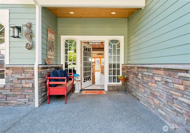 Photo 4 of Single family home for sale at 3640 S Shorewood Ave, Greenbank, WA 98253 | MLS# NWM2542499 | Listing updated on 2026-10-02