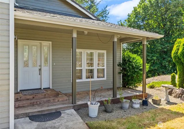 Photo 3 of Single family home for sale at 1815 Crosby Ct Sw, Tumwater, WA 98512 | MLS# NWM2542505 | Listing updated on 2026-09-29