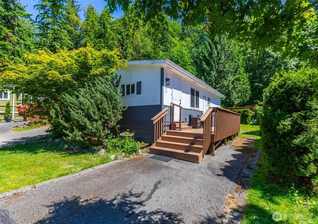 Photo 3 of Manufactured home for sale at 9512 315 Avenue Se #13, Issaquah, WA 98027 | MLS# NWM2542519 | Listing updated on 2026-09-22