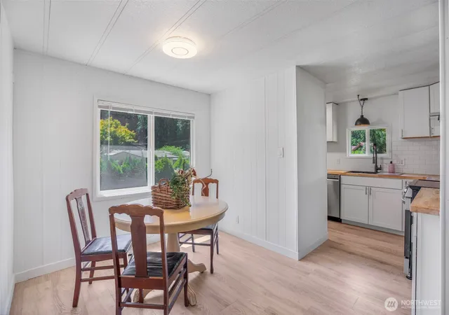 Photo 4 of Manufactured home for sale at 9512 315 Avenue SE #13, Issaquah, WA 98027 | MLS# NWM2542519 | Listing updated on 2026-09-22