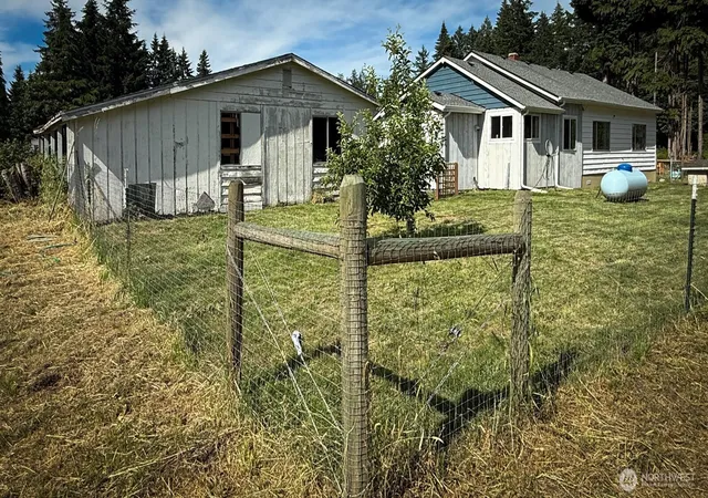 Photo 4 of Sale Pending at 16743 Bucoda Hwy SE, Tenino, WA 98589 | MLS# NWM2542527 | Listing updated on 2026-09-22