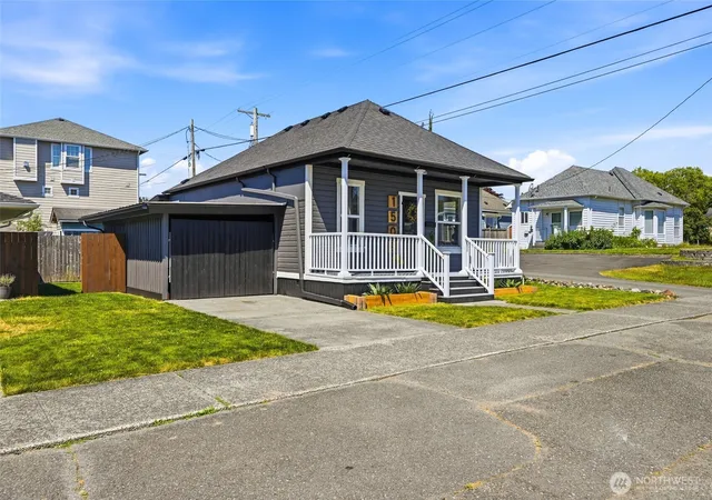 Photo 1 of Single family home for sale at 1509 20th Street, Everett, WA 98201 | MLS# NWM2542548 | Listing updated on 2026-10-29