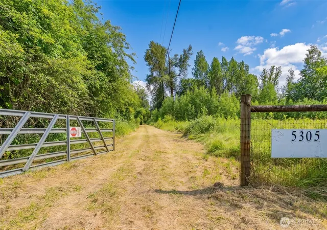 Photo 2 of Sale Pending at 5305 Waldrick Rd Se, Olympia, WA 98501 | MLS# NWM2542562 | Listing updated on 2026-09-30