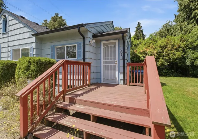Photo 3 of Single family home for sale at 1911 E 72nd Street, Tacoma, WA 98404 | MLS# NWM2542564 | Listing updated on 2026-09-22