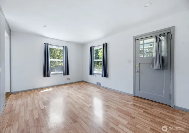 Photo 4 of Single family home for sale at 1911 E 72nd Street, Tacoma, WA 98404 | MLS# NWM2542564 | Listing updated on 2026-09-22