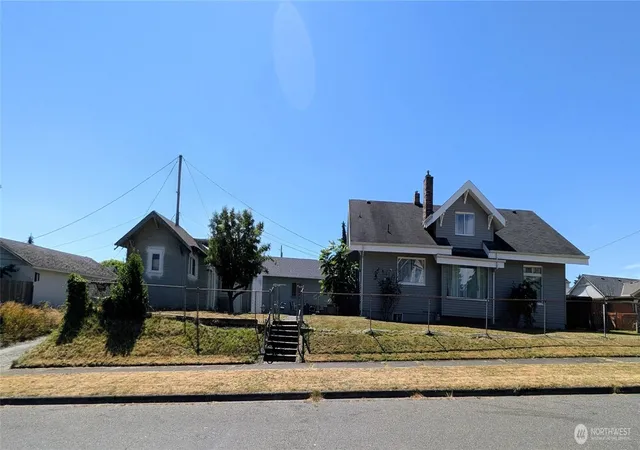 Photo 2 of Single family home for sale at 6101 Tacoma Ave S, Tacoma, WA 98408 | MLS# NWM2542585 | Listing updated on 2026-09-22