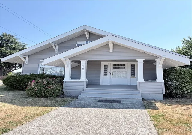 Photo 3 of Single family home for sale at 6101 Tacoma Ave S, Tacoma, WA 98408 | MLS# NWM2542585 | Listing updated on 2026-09-22