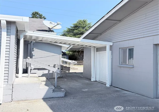 Photo 3 of Single family home for sale at 6101 Tacoma Ave S, Tacoma, WA 98408 | MLS# NWM2542585 | Listing updated on 2026-09-22