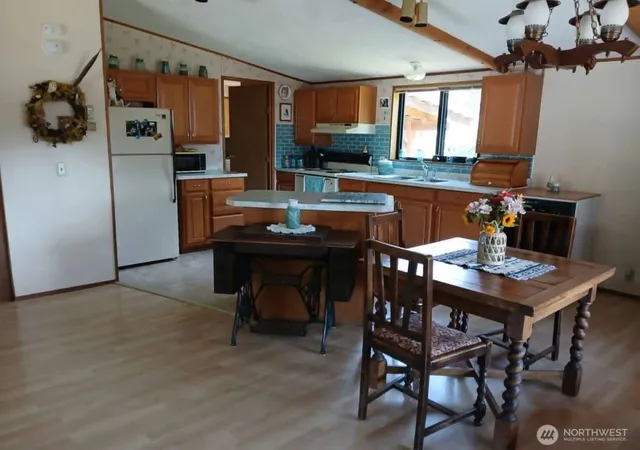 Photo 4 of Manufactured home for sale at 18555 Hazel Ln, Leavenworth, WA 98826 | MLS# NWM2542587 | Listing updated on 2026-09-22
