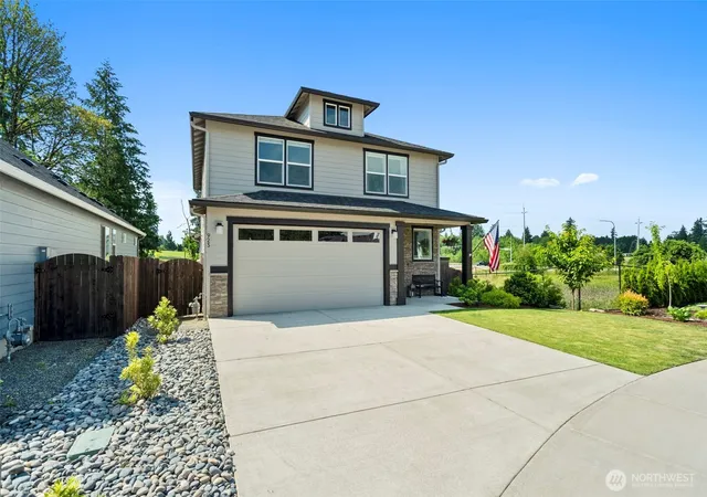 Photo 2 of Single family home for sale at 923 Nw 26th Way, Battle Ground, WA 98604 | MLS# NWM2542593 | Listing updated on 2026-09-22