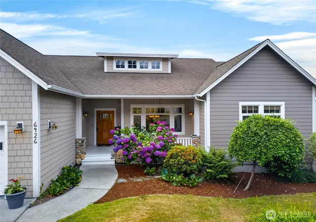 Photo 3 of Sale Pending at 6426 Ivy St, Anacortes, WA 98221 | MLS# NWM2542647 | Listing updated on 2026-09-30
