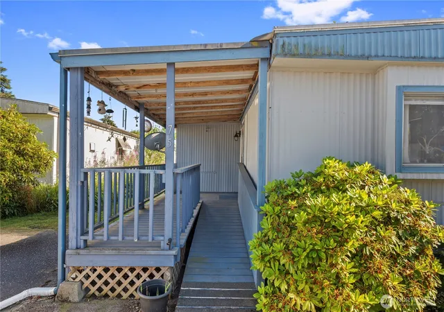 Photo 3 of Manufactured home for sale at 16600 25th Avenue NE #75, Marysville, WA 98270 | MLS# NWM2542683 | Listing updated on 2026-09-22