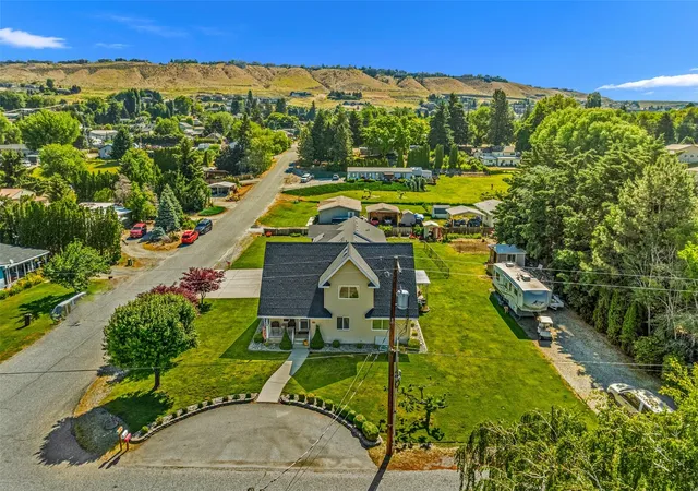 Multi family home for sale at 42 Hadley St NW, East Wenatchee, WA 98802 | MLS# NWM2542727